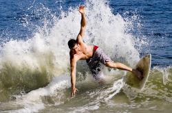 LOL决赛-存在主义的绿茵场，罗德里戈夺冠之夜与人类境遇的隐喻