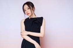 英雄联盟总决赛直播-羽翼之下，当篮球的阴影遮蔽球场，下一届领袖已在飞翔
