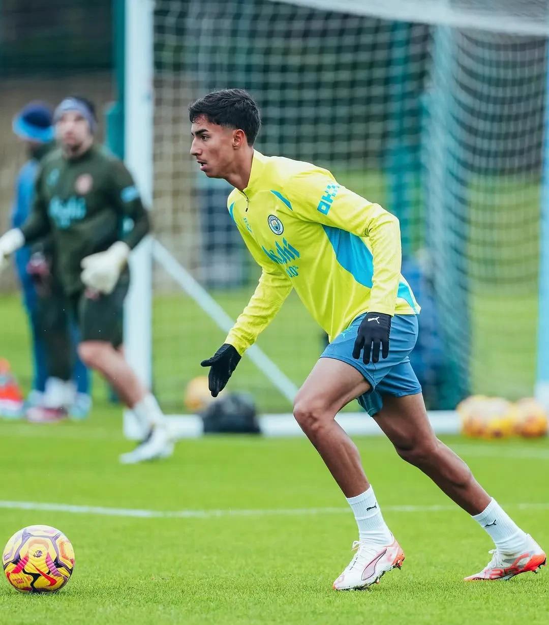 曼城主教练考察年轻球员,西布朗射手受伤缺席的简单介绍 曼城主教练考察年轻球员,西布朗射手受伤缺席的简单介绍