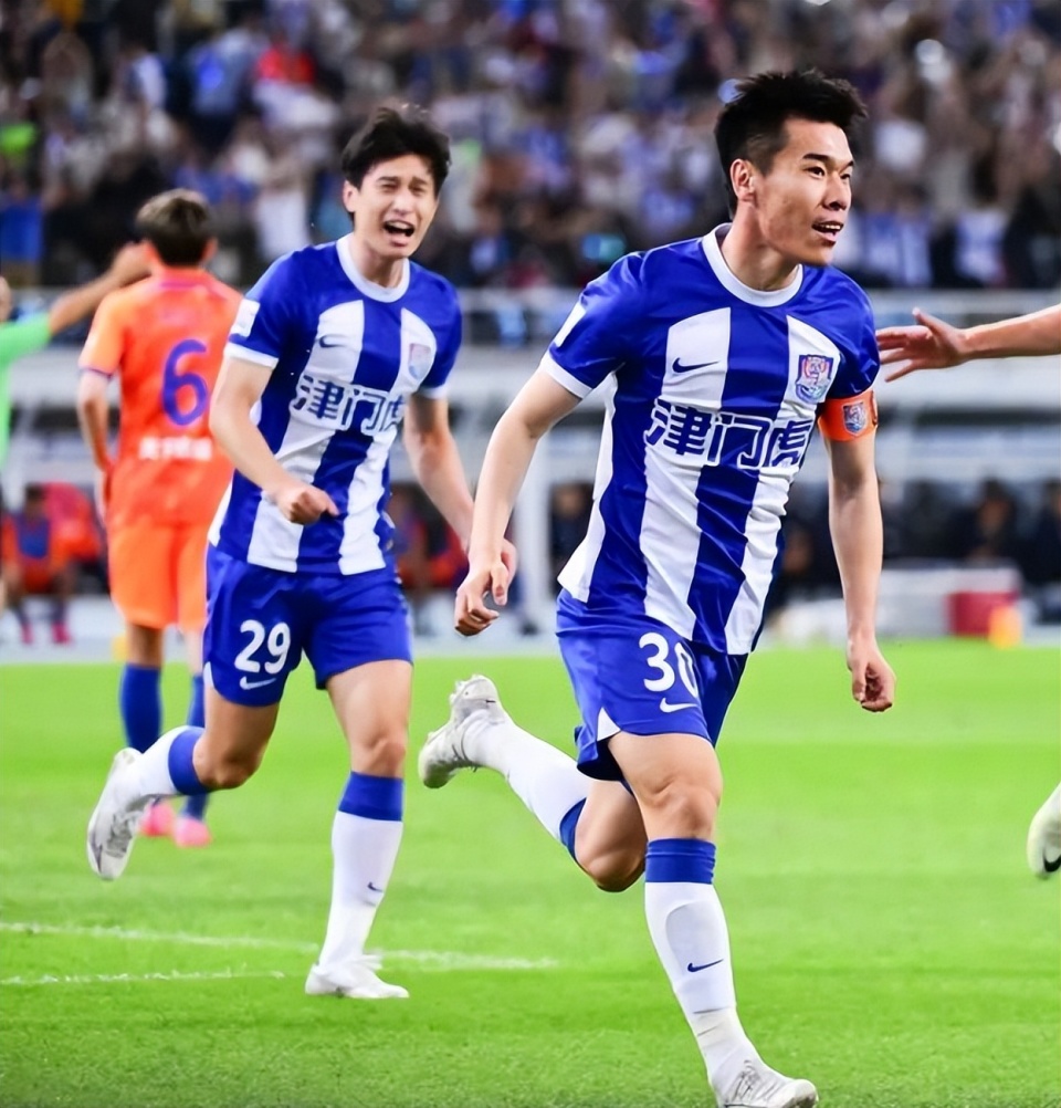 包含一方客场-惨败权健,保级形势一片乌云笼罩!的词条 包含一方客场-惨败权健,保级形势一片乌云笼罩!的词条