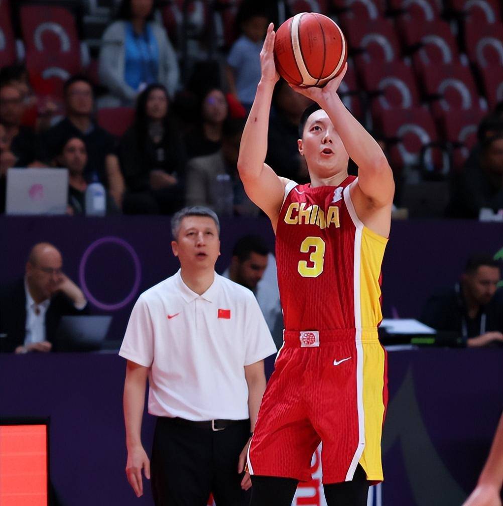 关于曼城险胜中国男篮，Hanssama开启传奇时刻激烈交锋四强赛，锁定晋级资格的信息