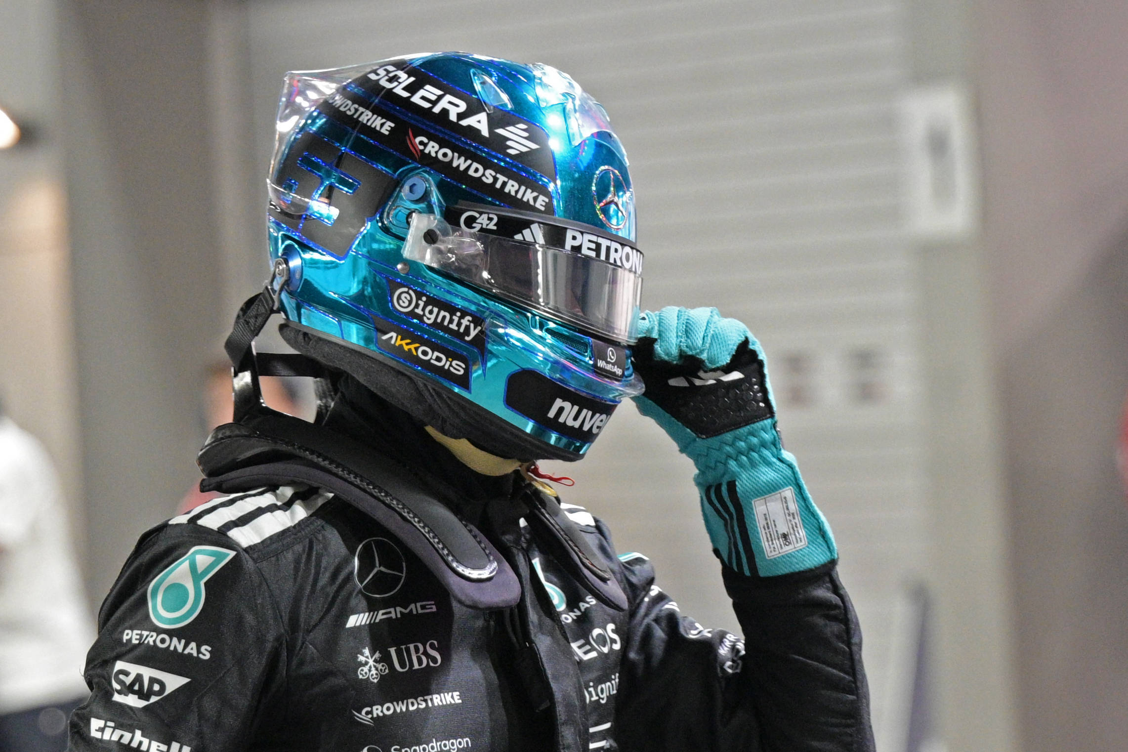 关于迈凯伦力克红牛车队，拉塞尔点燃赛场的信息