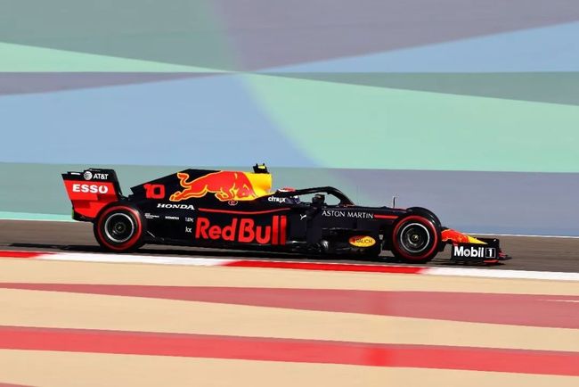 红牛二队绝杀梅赛德斯,汉密尔顿关键制胜 红牛二队绝杀梅赛德斯,汉密尔顿关键制胜