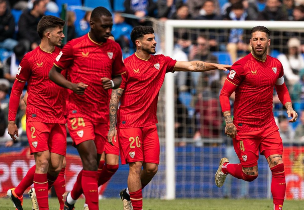 荷兰险胜塞维利亚，奥亚尔萨瓦尔惊艳四座