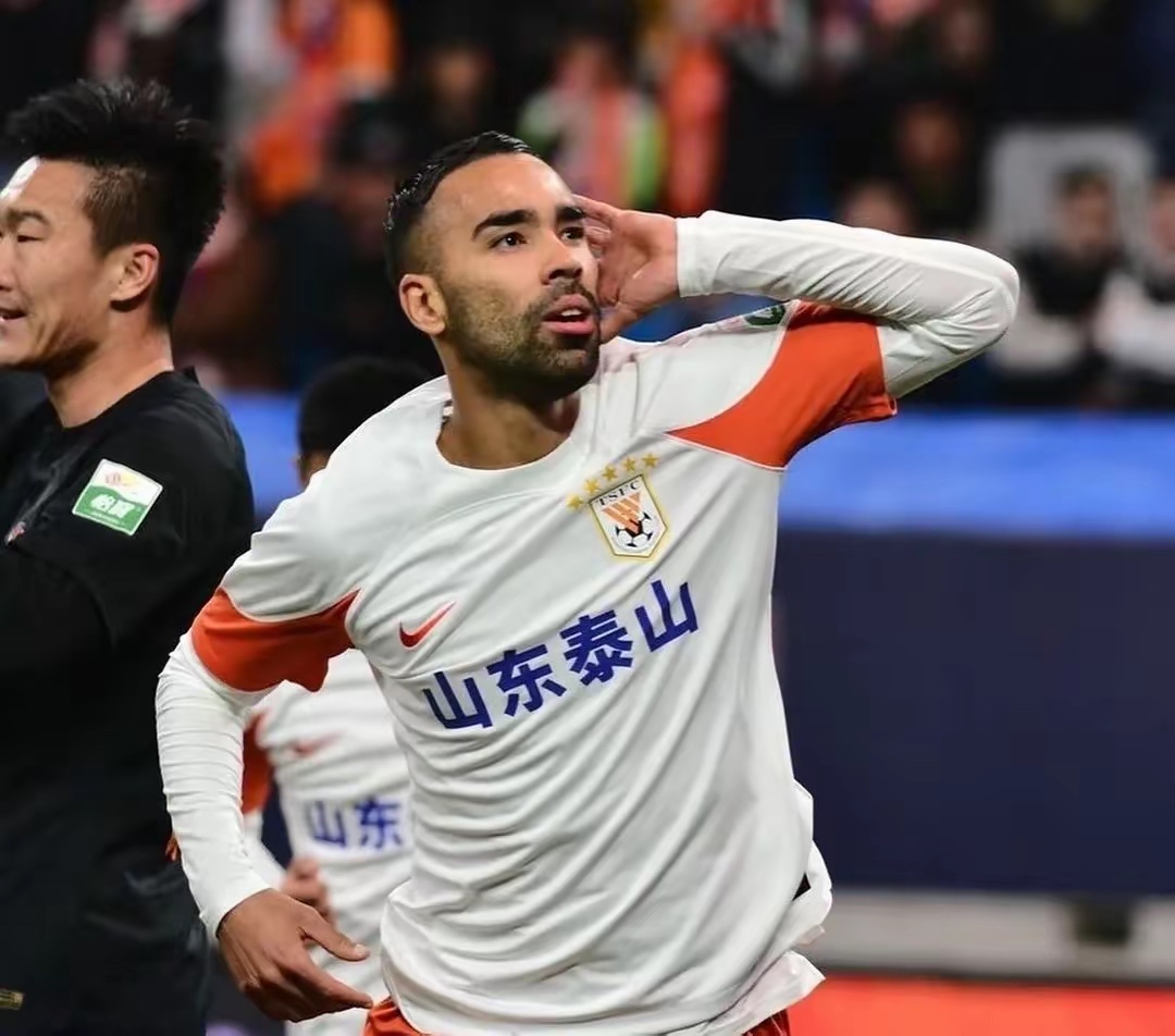 英格兰横扫土耳其，加维刷新纪录